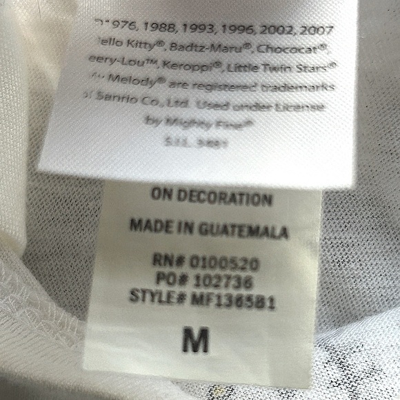 Hello Kitty SET OF 2 Feather Flip Flops Size 7 8 PEACE Hello Kitty White T Shirt - Picture 10 of 16